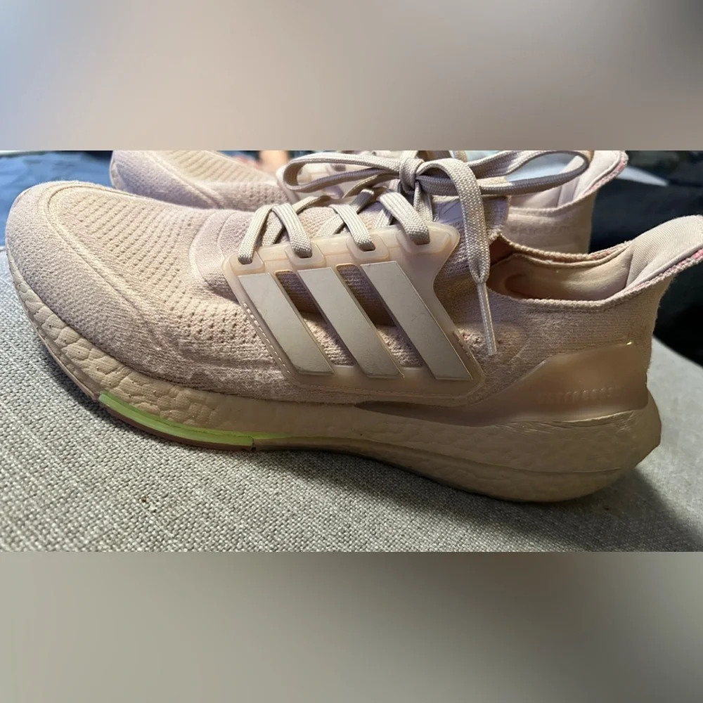 Adidas ultraboost Women’s Shoes Size 9.5 Taupe - Picture 6 of 14